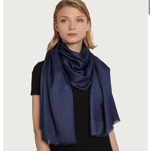 Salvatore Ferragamo Gancini stole